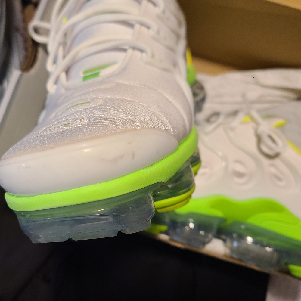 White and Green Vapormax - Picture 8 of 8